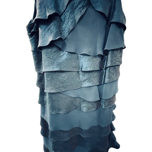 ✌️ 2/$40 Blue Layered Below Knee Elegant Dress with Rhinestone Rounded Neck sz 8 - Picture 5 of 7